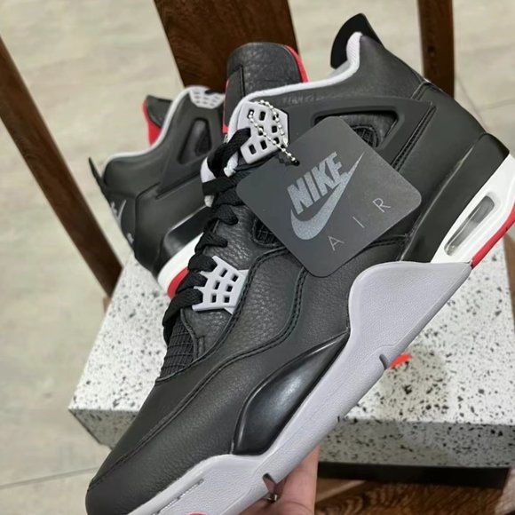 Jordan 4 Retro
